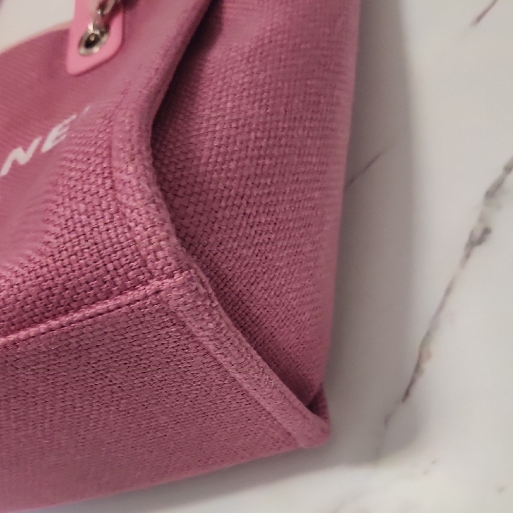‘Looks like Chanel Pink Canvas Tote Bag’ - 31 Rue Cambon Paris - Picture 6 of 11